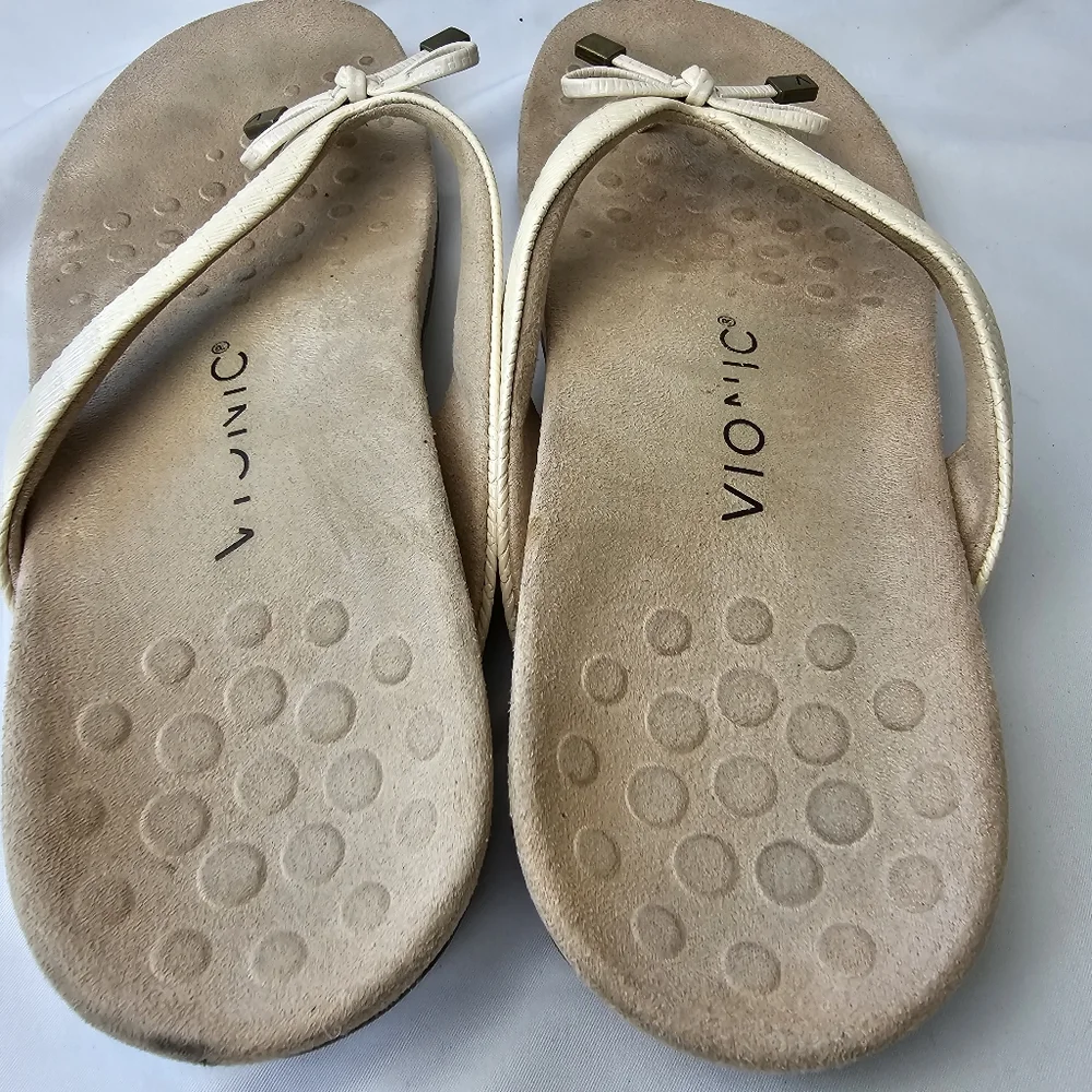 Vionic Bellall Slip on Sandal  Cream Color Bow Accent 7,5